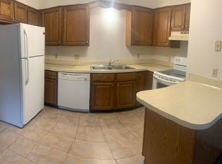 225 Heather Ln APT 1, Mankato, MN 56001