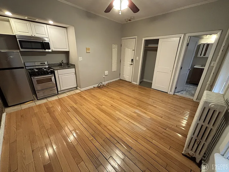 120 Charles St #6 — Photo 1