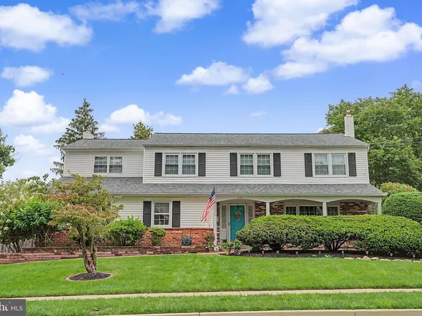 252 Walton Dr, Yardley, PA 19067