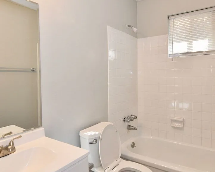 524 Laverne Ave — Photo 16