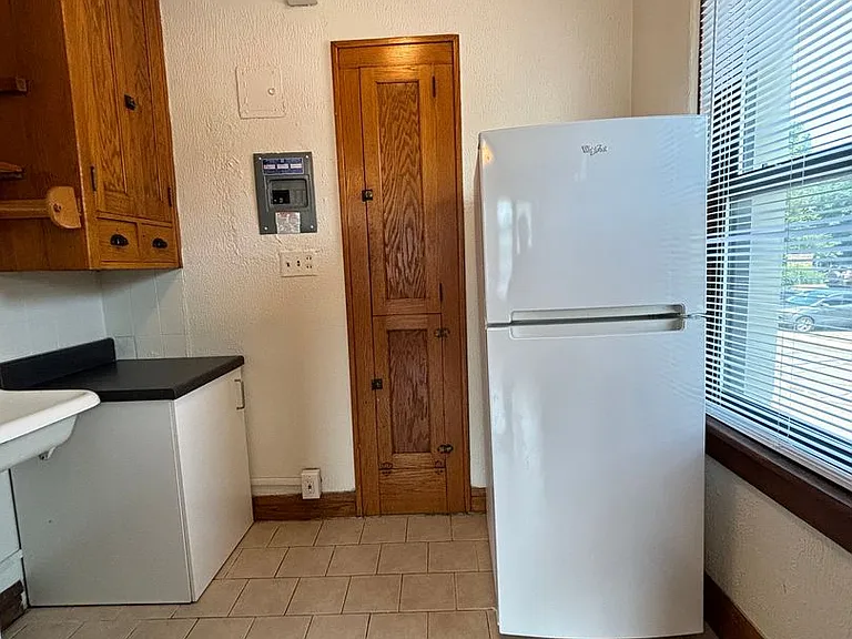 995 Grand Ave — Photo 2
