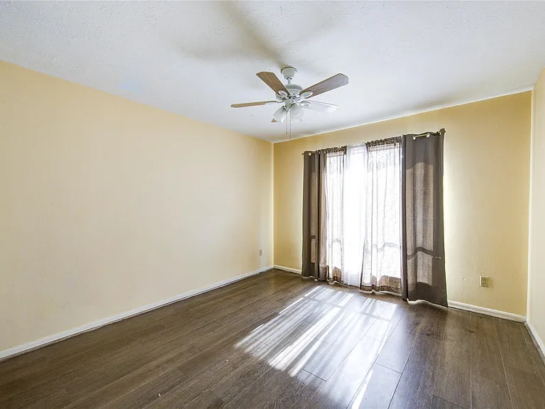 165 Old Bridge Lk — Photo 41