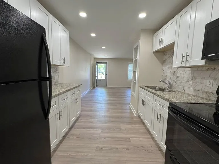 19612 Oak St #7 — Photo 7