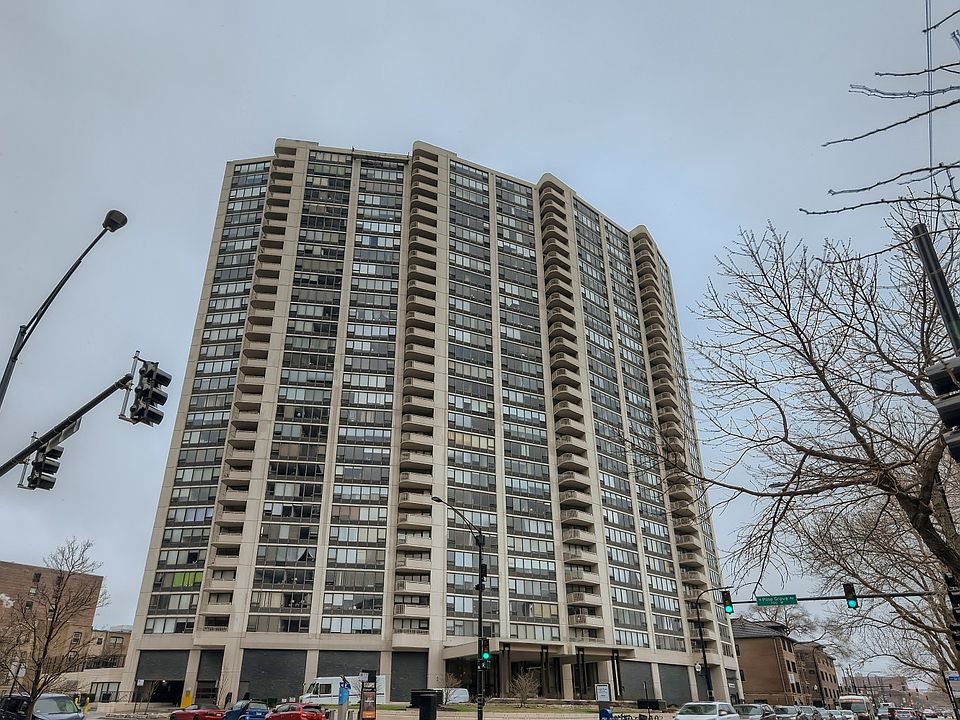 1st image of 3930 N Pine Grove Ave APT 2505