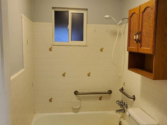 4th image of 684 E Leland Ave