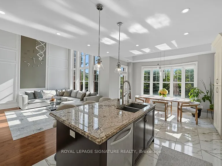 9 William Bowes Blvd — Photo 2