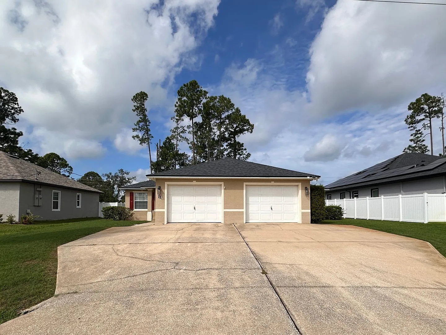 Bright and Open Duplex in Palm Harbor — Photo 1