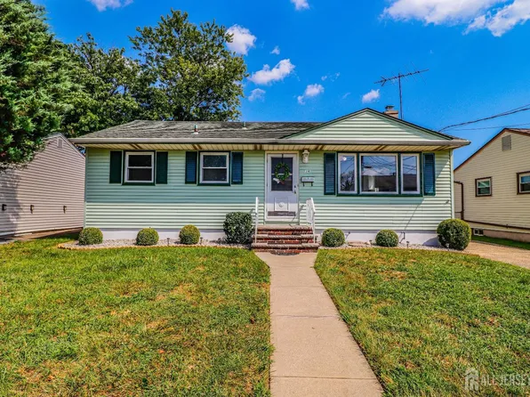 36 Dorothy St, Woodbridge, NJ 07095