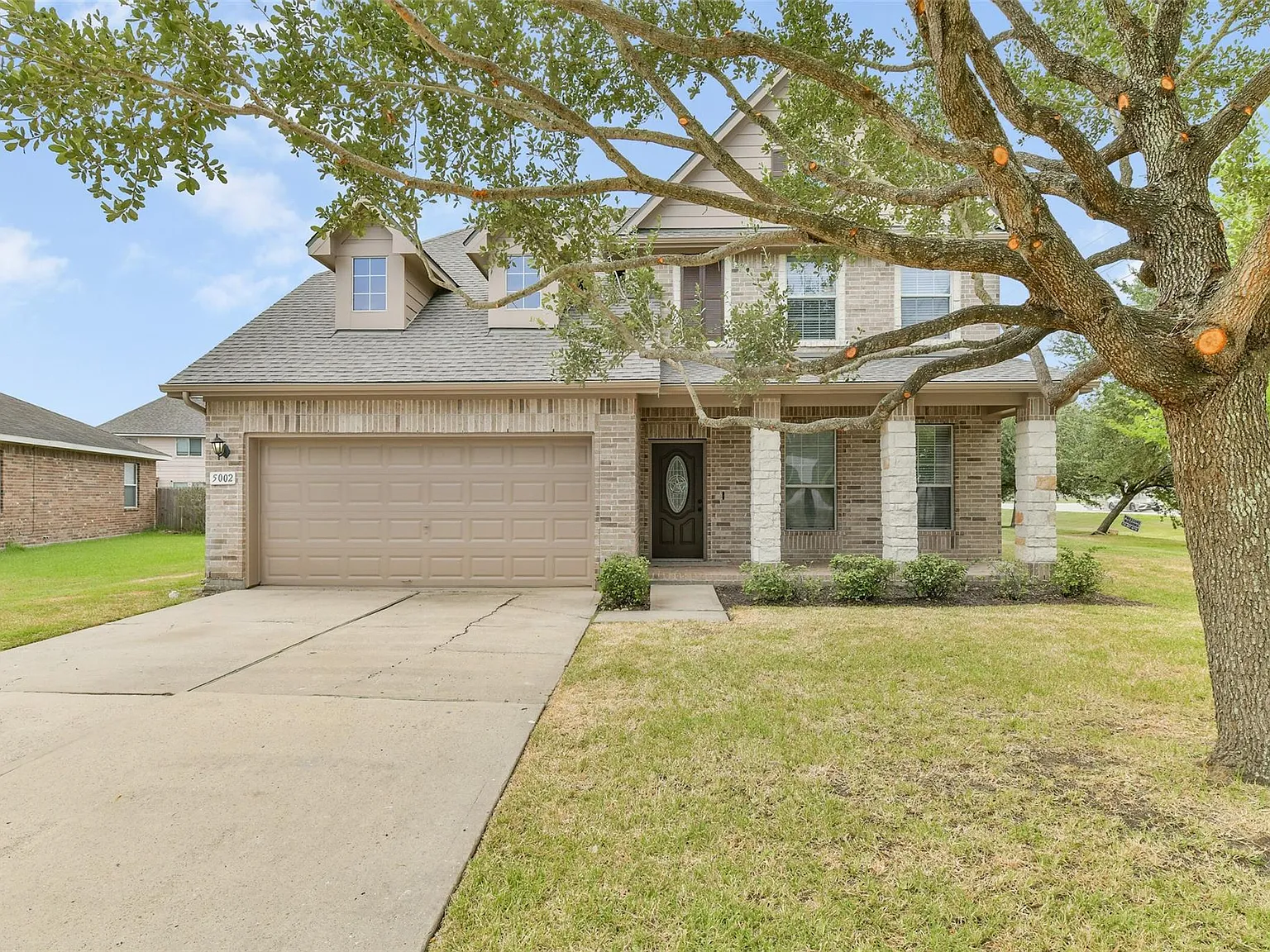 5 bed, 3.5 bath, 3160 sqft, $3,200 — Photo 1