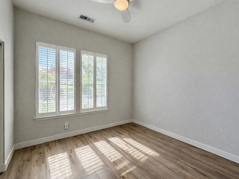 844 Signorelli Cir — Photo 14