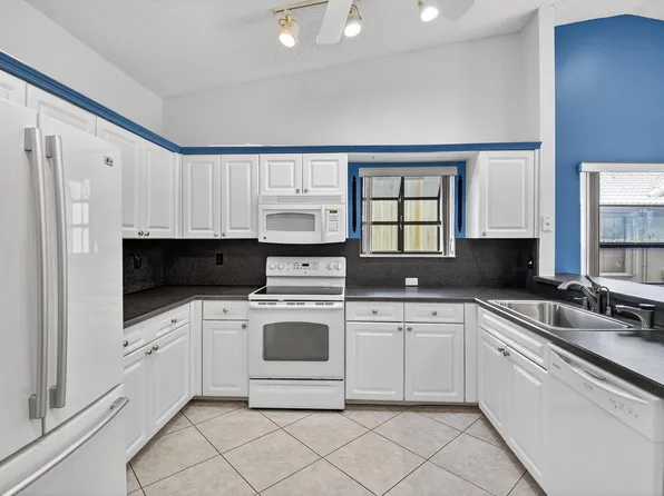 8820 Boatswain Drive, Boynton Beach, FL 33436