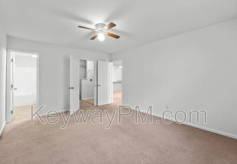 130 Bennington Ln — Photo 9