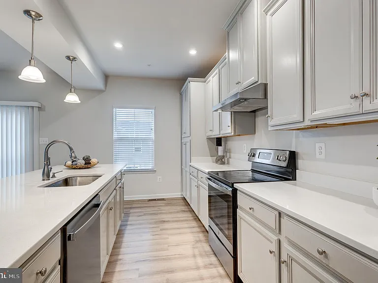 112 Sherman Way — Photo 16