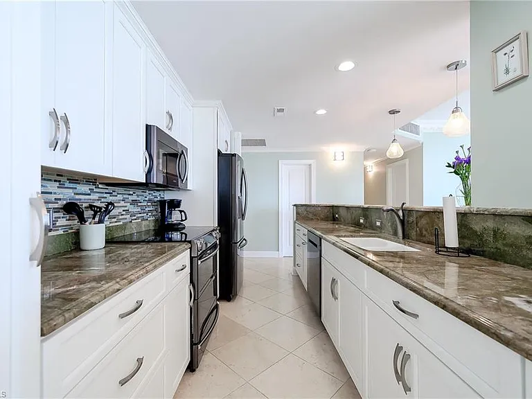 4001 Gulf Shore Blvd N #Penthouse 8 — Photo 28