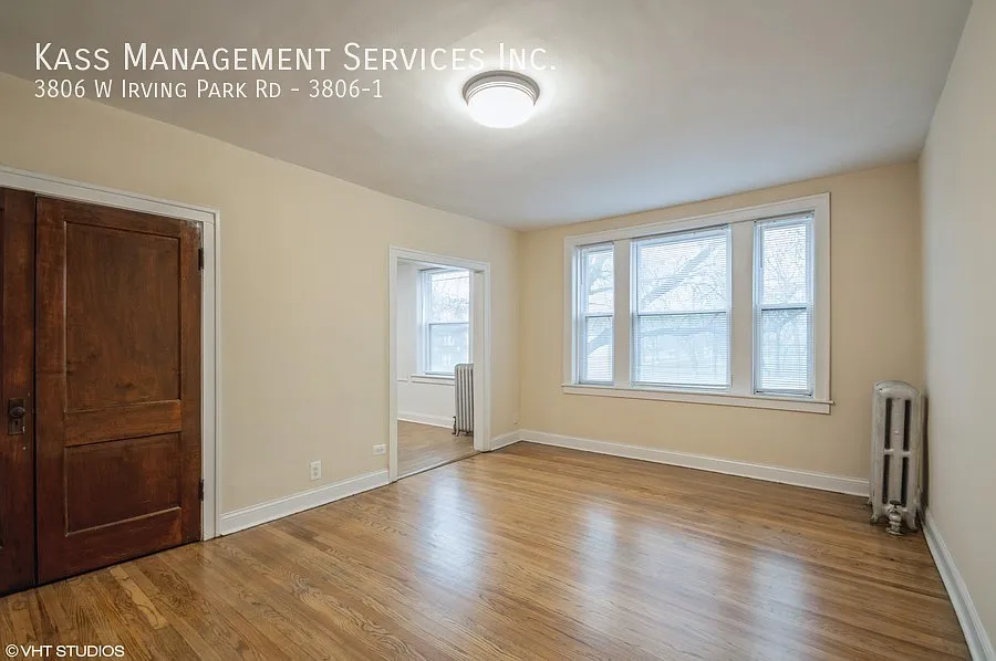 Building Photo - 3806 W Irving Park Rd #1