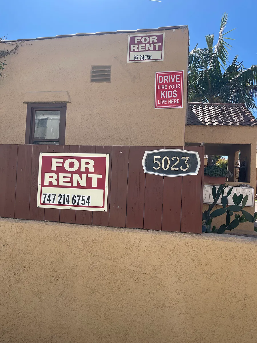 Building Photo - 5023 Bakman Ave #2