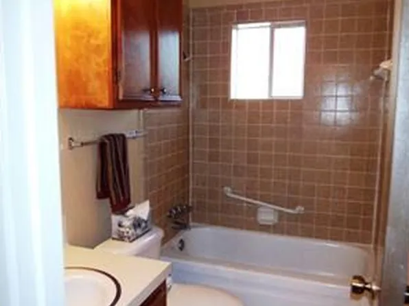 2702 Silver Maple Dr, Bryan, TX 77803
