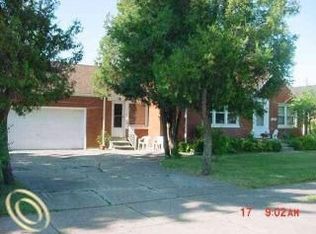 14102 Toepfer Rd, Warren, MI 48089