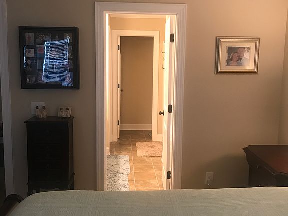 3rd image of 313 Daisy Ln