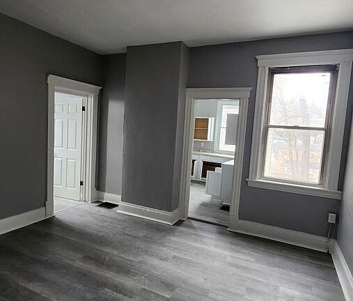 2nd image of 753 Woodlawn Ave #Sfh