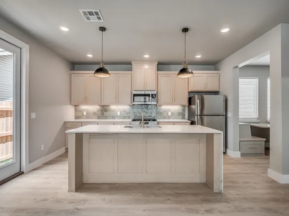 751 W Main St #150A, Edmond, OK 73003