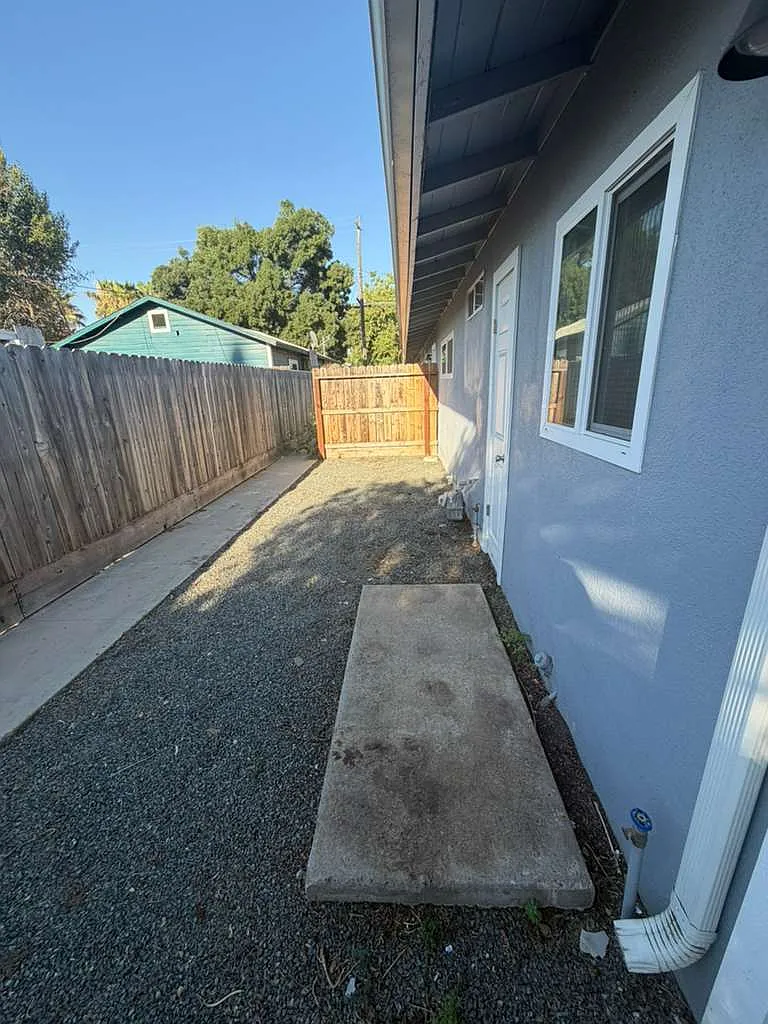 427 North Orange Avenue - A — Photo 2