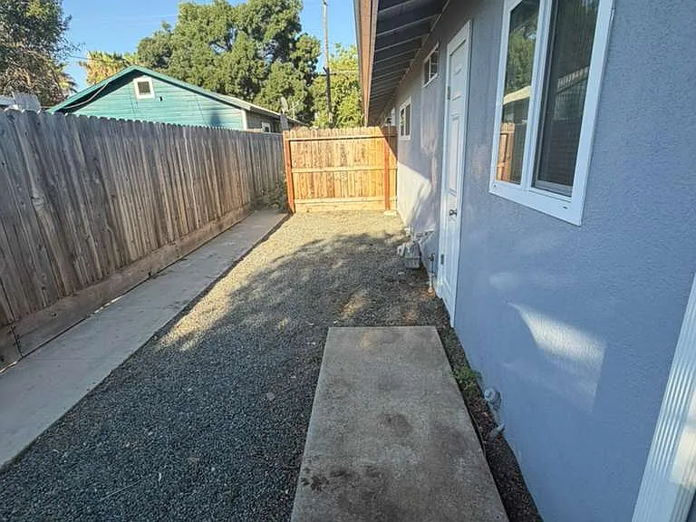 427 N Orange Ave #A — Photo 2