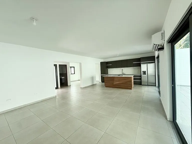 Urb Garden Court F6 Calle Francia — Photo 4