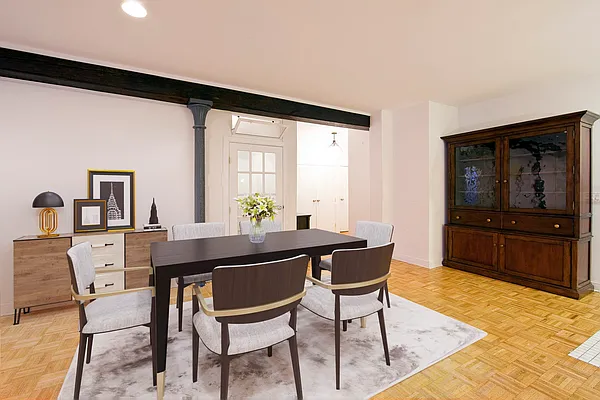 Rented by R New York | media 3