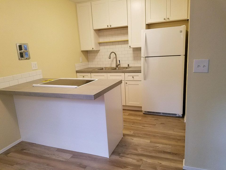 2nd image of 1666 SE Umatilla St APT 2