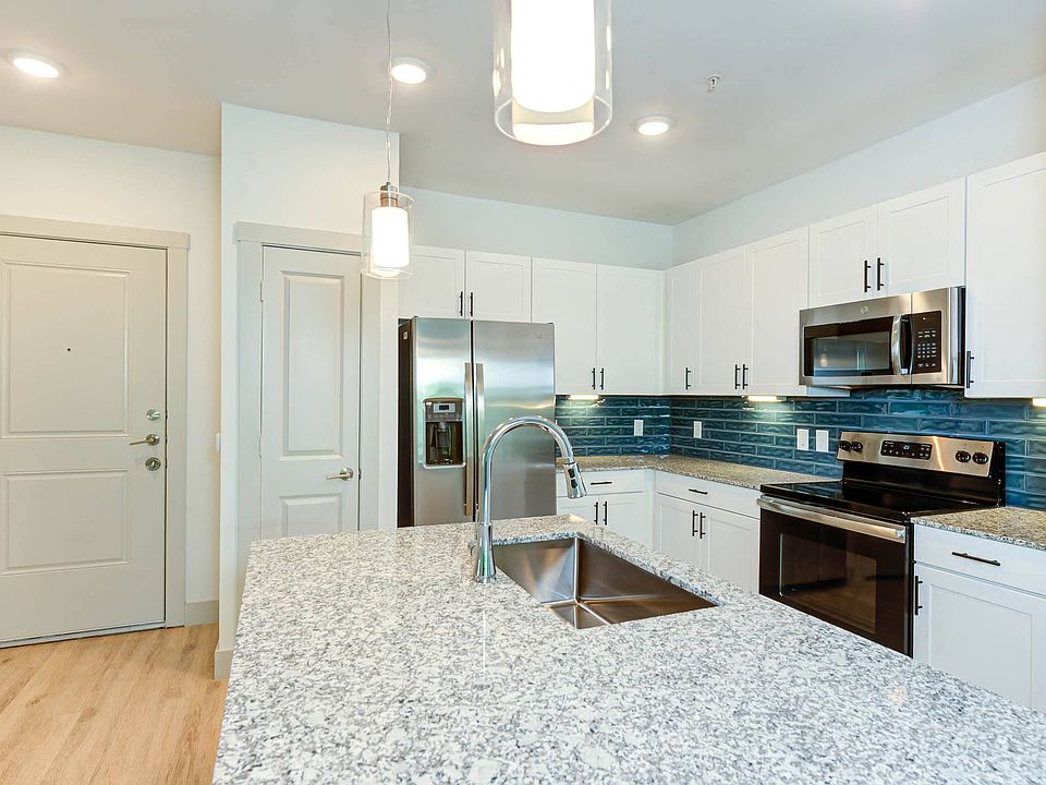 1st image of 701 Oak Park Dr #4211