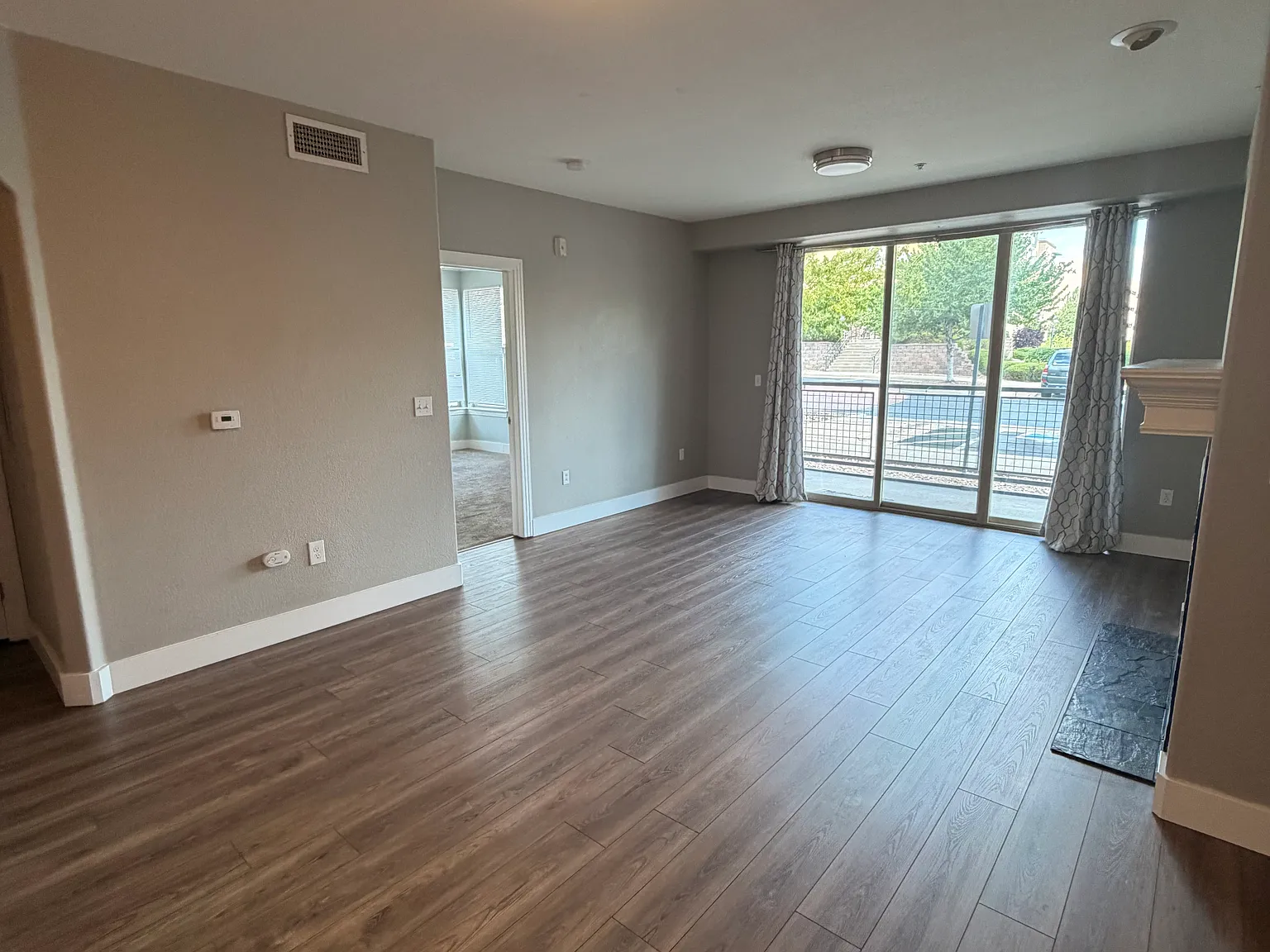 2 bed, 1125 sqft, $1,950 — Photo 2