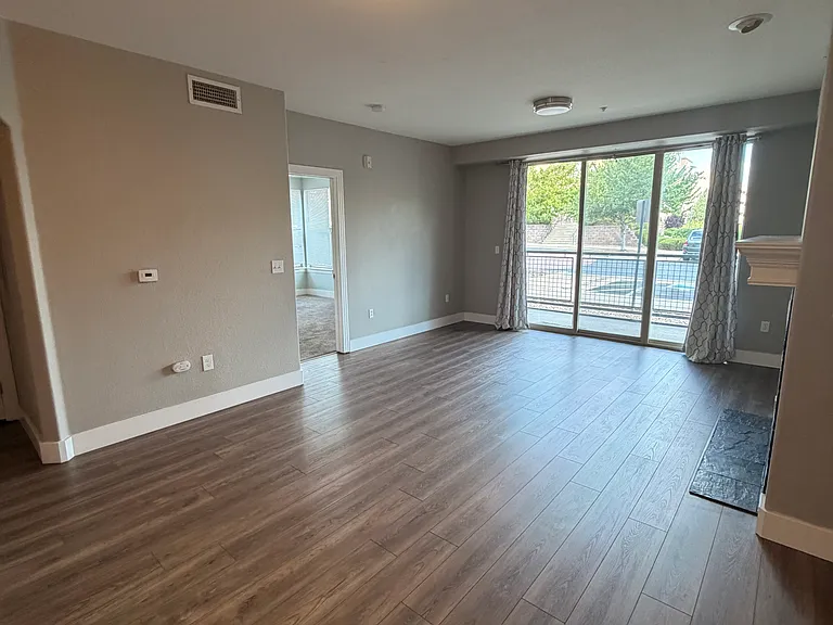 9039 E Panorama Cir #201 — Photo 2
