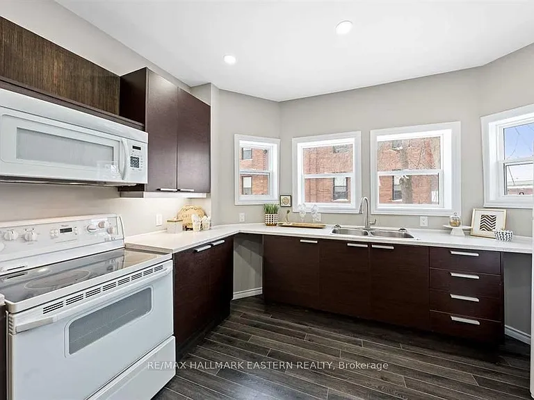 184 Park St N #MAIN FLOOR — Photo 7