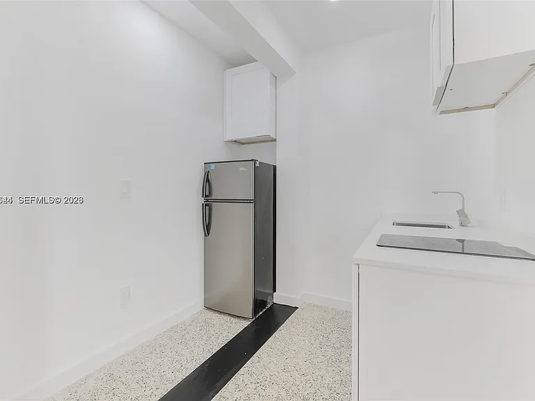 415 75th St #4A — Photo 2
