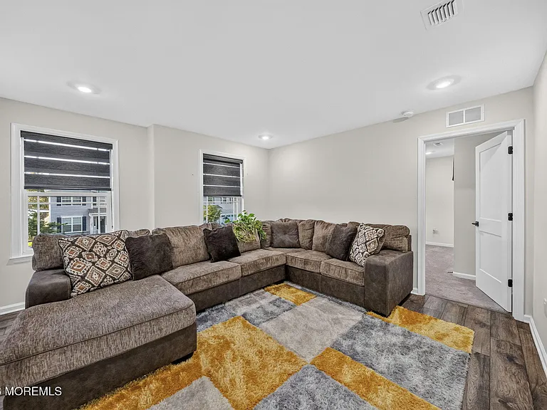 319 Tulip Ct — Photo 47