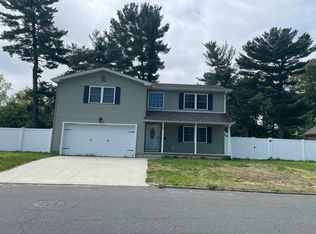 7 Rollins St, Springfield, MA 01109