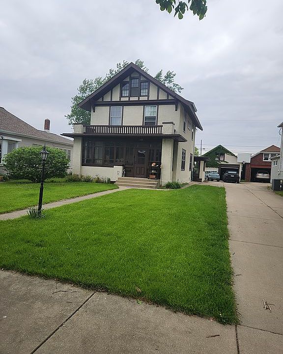 1st image of 120 E Cleveland St