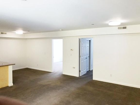 3rd image of 1626 Annie St