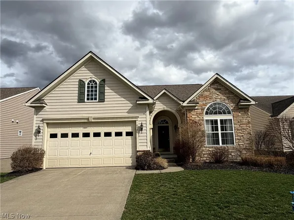 895 Highridge Ln, Kent, OH 44240