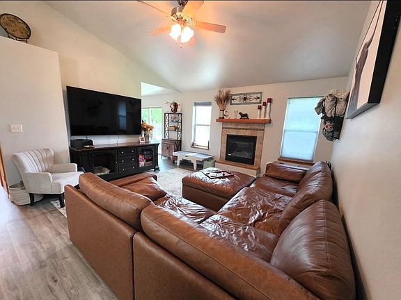 4th image of 30 Hannah Ln