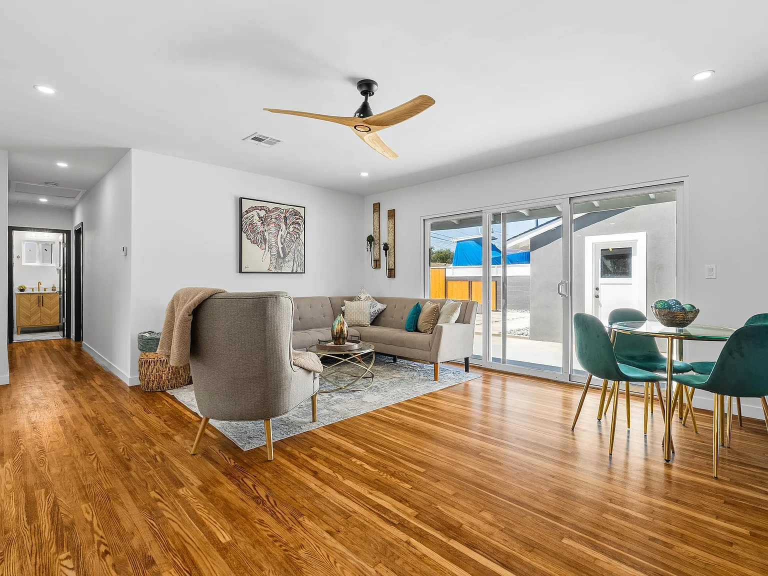 3 bed, 1093 sqft, $5,500 — Photo 3