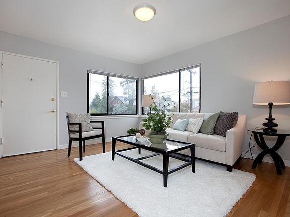 3rd image of 339 41st St APT A