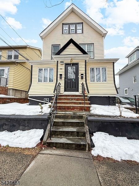 1st image of 66 Washington Pl
