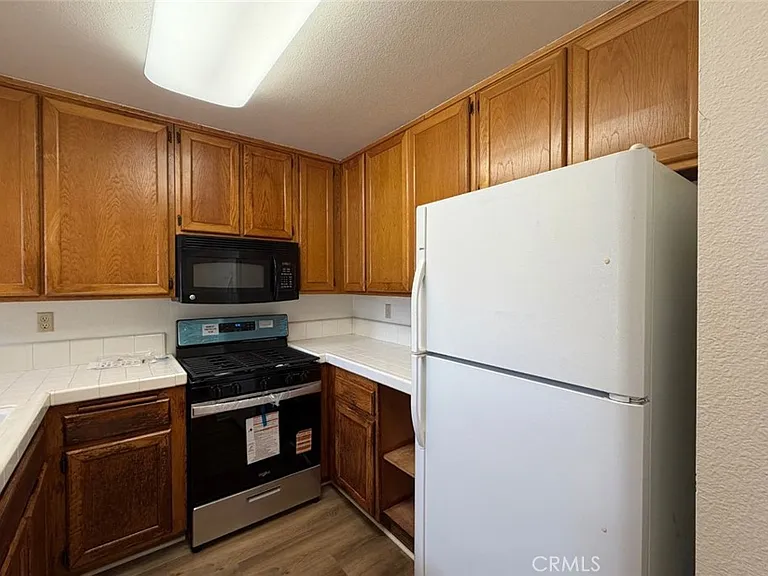 1445 Brett Pl #319 — Photo 4