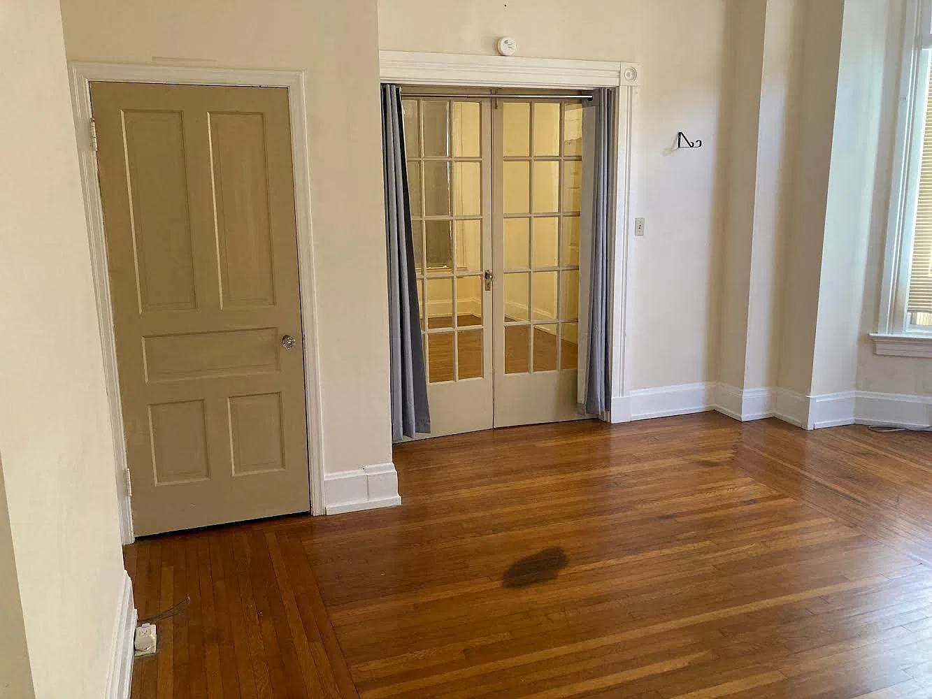 2369 Wheeler St — Photo 3