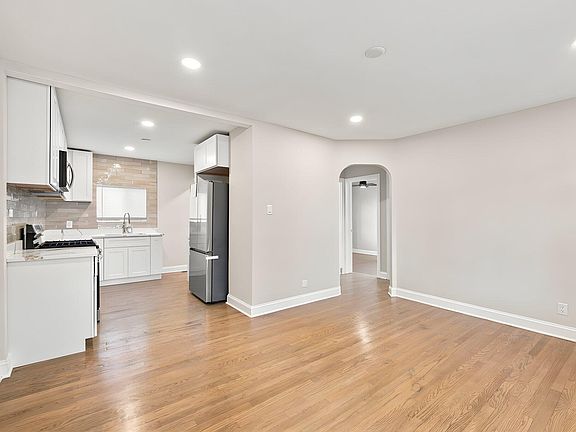4th image of 321 W 57th Ave