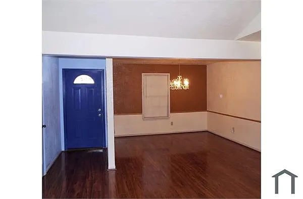 Building Photo - 2402 Rambling Brook Dr