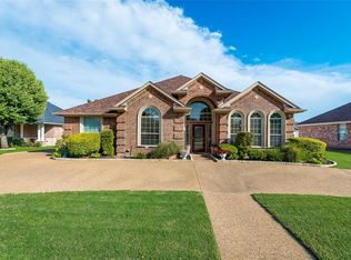810 Amherst Dr, Waxahachie, TX 75165