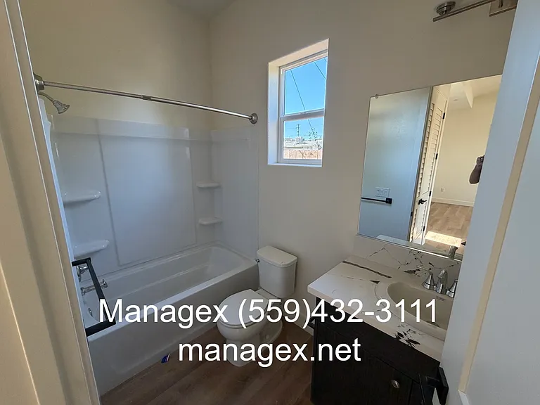 124 Sunnyside Ave #B — Photo 7